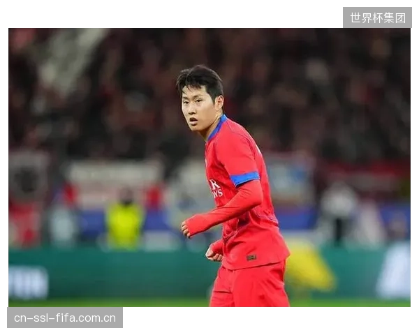 李刚仁凭借其在巴黎圣日耳曼的稳定发挥，将成为韩国队中场进攻组织核心。